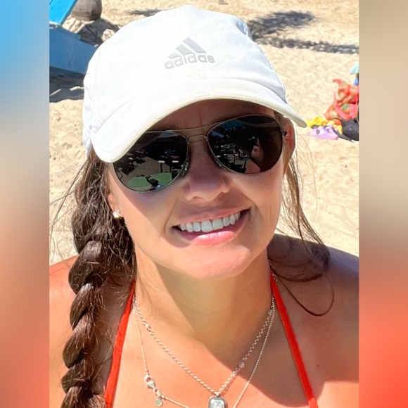 Meet your Posher, Tiffanie - Picture 2 of 2